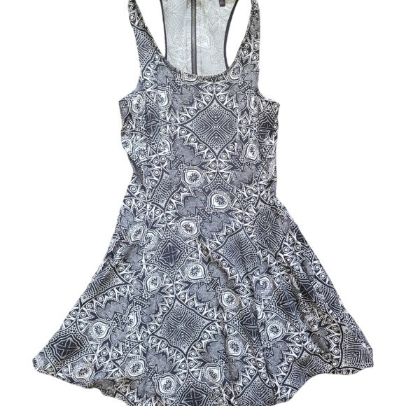 BeBop Dresses & Skirts - BEBOP BLACK&WHITE SUMMER DRESS - XS